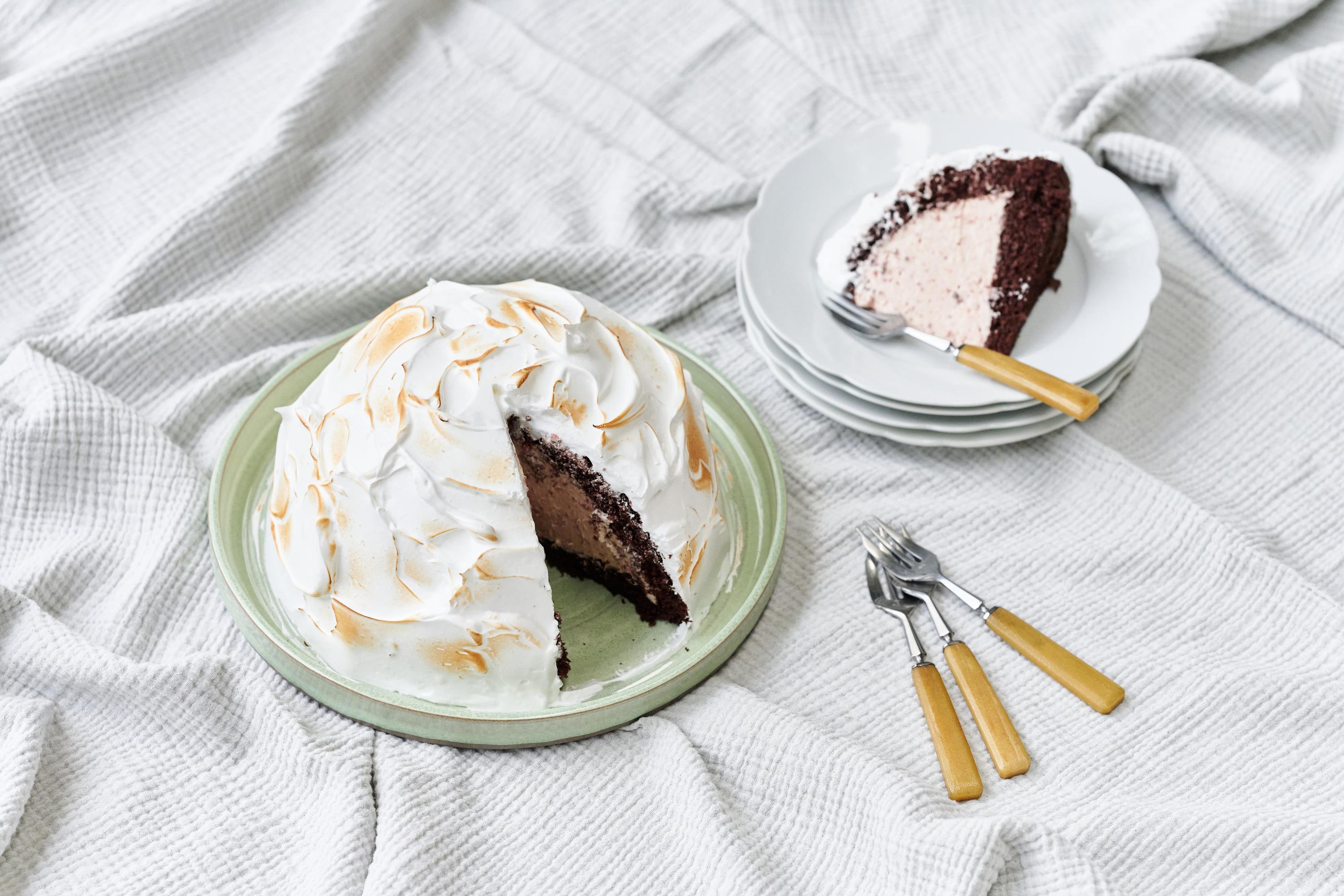 Chocolate bombe cake 
