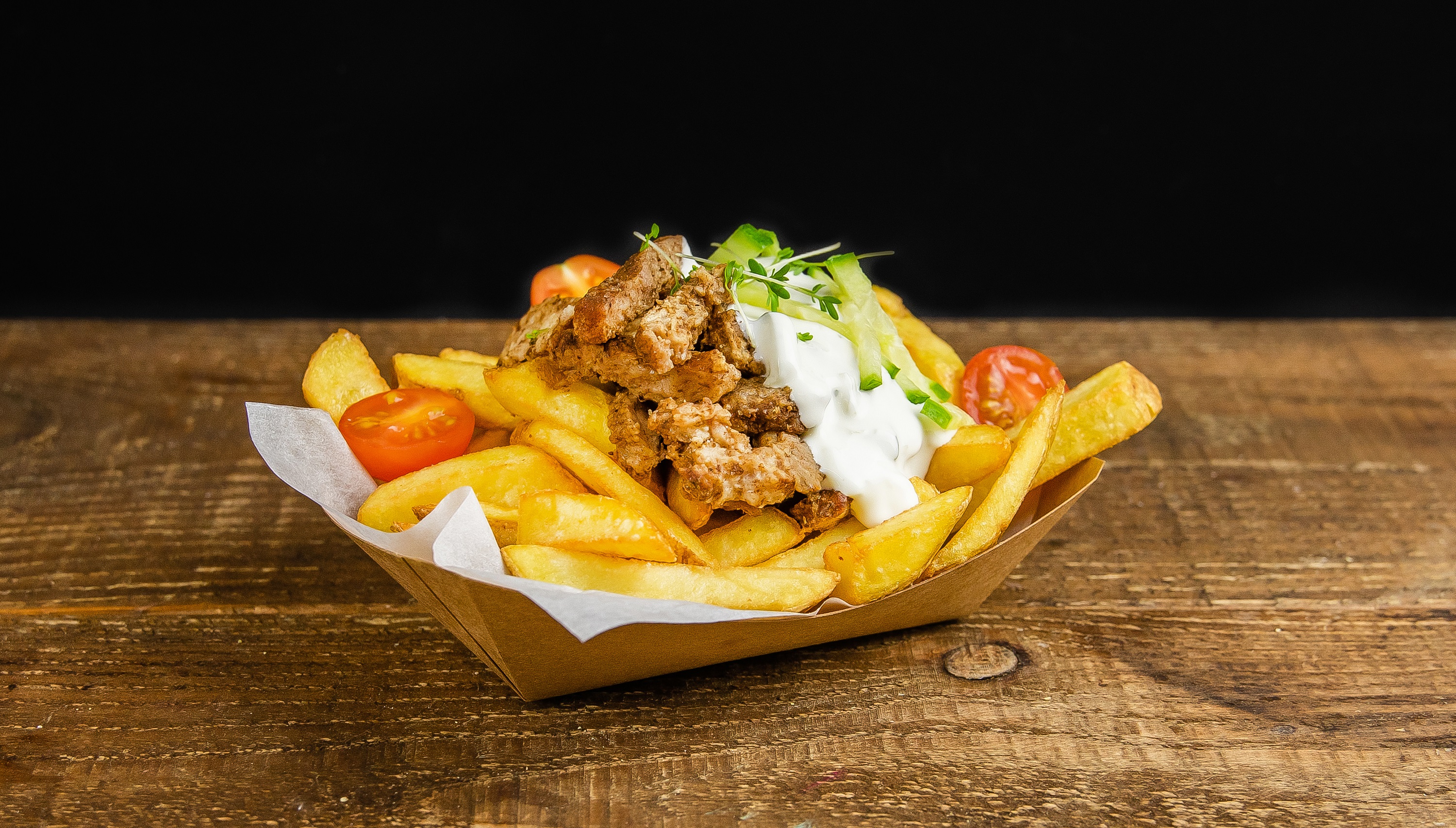 Loaded fries met gyros