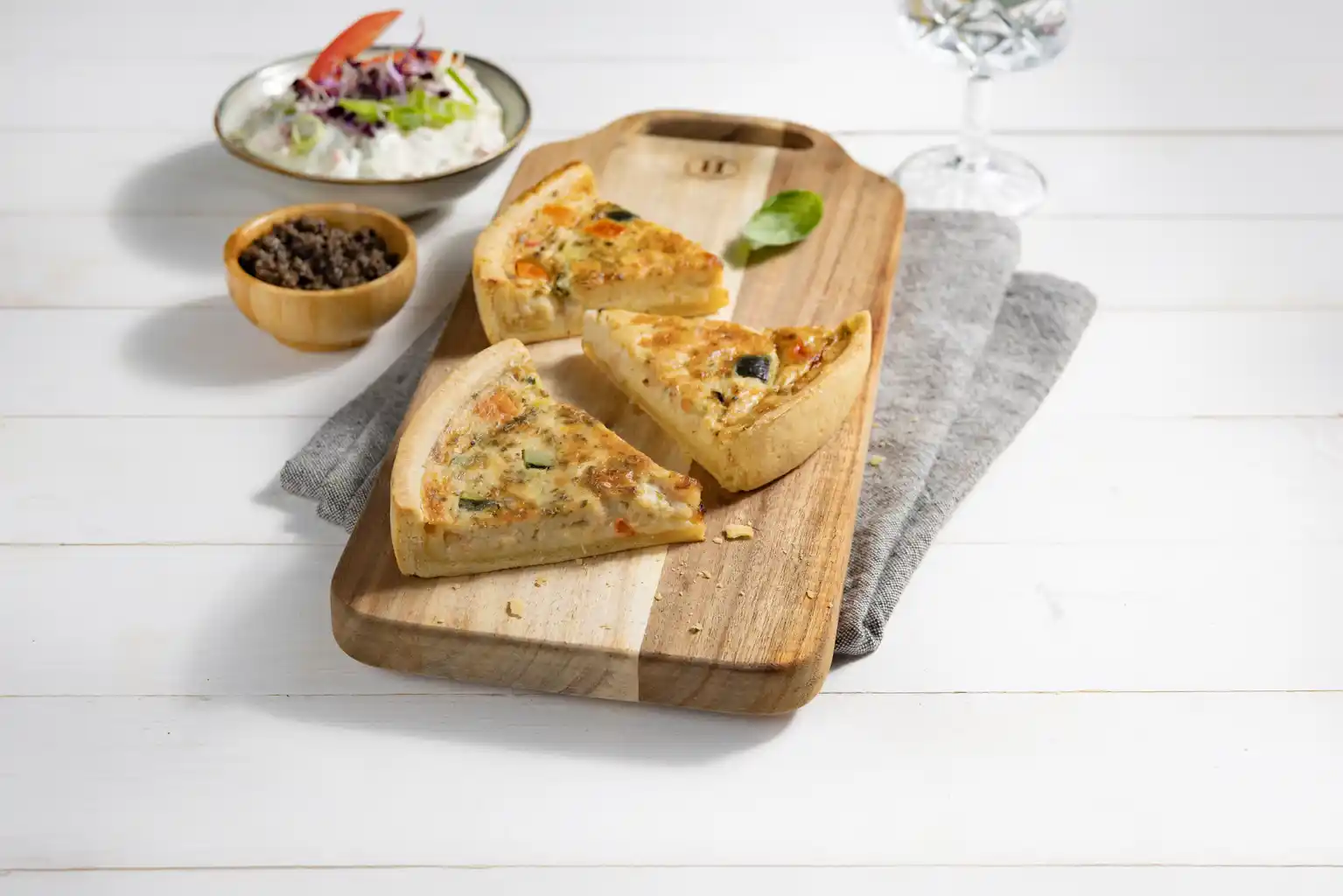 Quiche kip-courgette-tomaat met rauwkostsalade